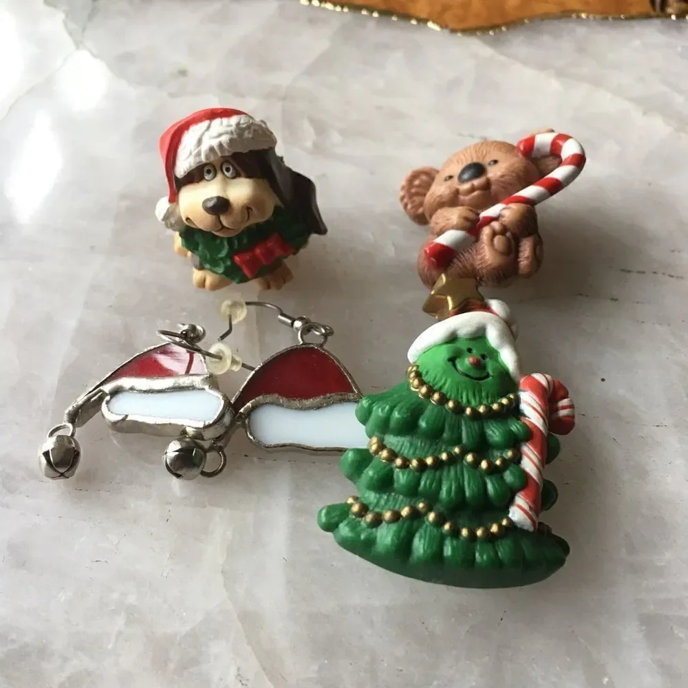 CUTE CHRISTMAS Earrings, 2 Pins & a Puppy!